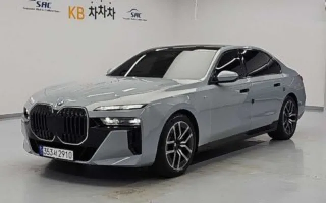 수원차중고 7시리즈 (G70) 740i sDrive M 스포츠 매물 사진 18 - 2023/09 21,644km